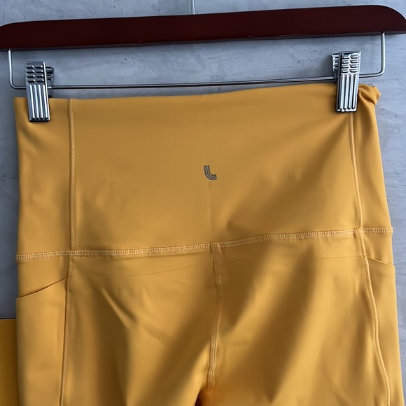 Lole Step Up women's tight shorts in Marigold Colour, Size XS - Picture 5 of 8